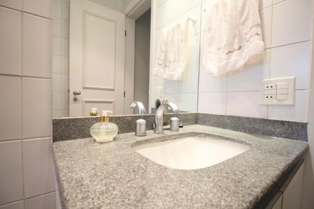 Apartamento para alugar com 265m², 3 quartos e 3 vagasBanheiro 1