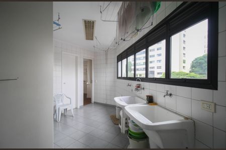 Apartamento para alugar com 265m², 3 quartos e 3 vagas Área de Serviço