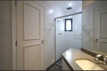 Apartamento para alugar com 265m², 3 quartos e 3 vagasBanheiro 3