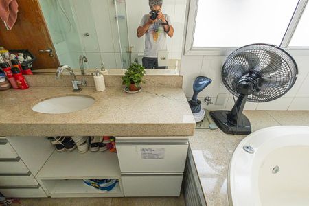 Apartamento à venda com 193m², 4 quartos e 2 vagassuite