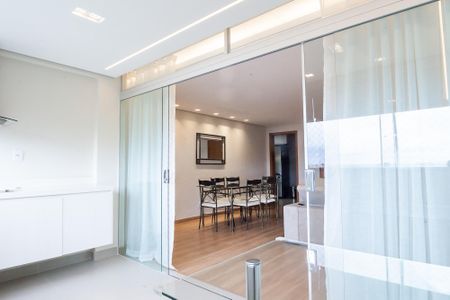 Apartamento à venda com 115m², 3 quartos e 3 vagas Apartamento à venda com 115m², 3 quartos e 3 vagasVaranda da Sala