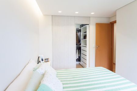Apartamento à venda com 115m², 3 quartos e 3 vagas Apartamento à venda com 115m², 3 quartos e 3 vagassuite