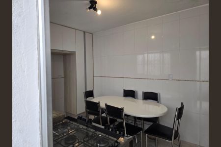 Casa à venda com 187m², 3 quartos e 2 vagas Casa à venda com 187m², 3 quartos e 2 vagasCozinha