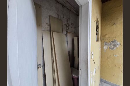 Casa à venda com 187m², 3 quartos e 2 vagas Casa à venda com 187m², 3 quartos e 2 vagasBanheiro de Serviço