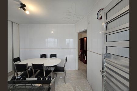 Casa à venda com 187m², 3 quartos e 2 vagas Casa à venda com 187m², 3 quartos e 2 vagasCozinha