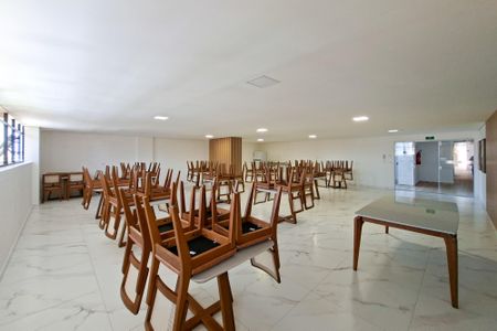 Apartamento para alugar com 60m², 2 quartos e 1 vaga Apartamento para alugar com 60m², 2 quartos e 1 vagaÁrea comum - Salão de festas