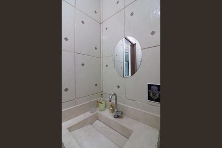 Casa à venda com 123m², 3 quartos e 2 vagasBanheiro de serviço