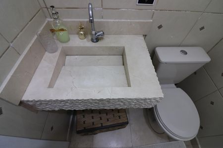 Casa à venda com 123m², 3 quartos e 2 vagasBanheiro de serviço