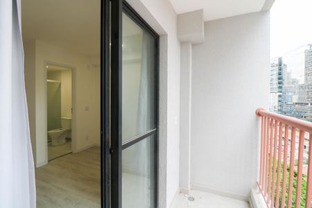 Varanda de kitnet/studio para alugar com 1 quarto, 25m² em Jardim das Acacias, São Paulo