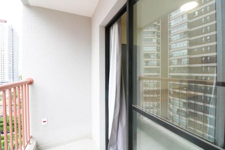 Varanda de kitnet/studio para alugar com 1 quarto, 25m² em Jardim das Acacias, São Paulo