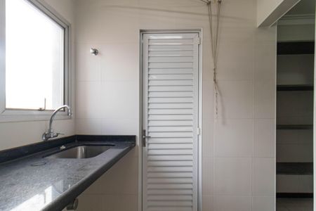 Apartamento para alugar com 115m², 3 quartos e 1 vagaÁrea de Serviço