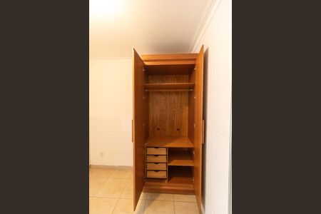 Studio para alugar com 30m², 1 quarto e sem vagaKitnet - Armário