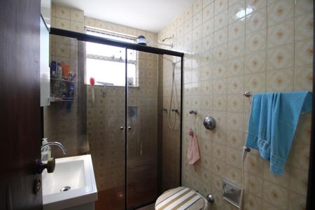 Apartamento à venda com 77m², 2 quartos e 1 vagaBanheiro Social