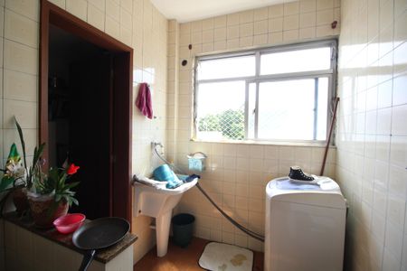 Apartamento à venda com 77m², 2 quartos e 1 vagaÁrea de Serviço