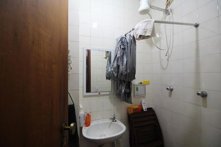 Apartamento à venda com 77m², 2 quartos e 1 vagaBanheiro de Serviço