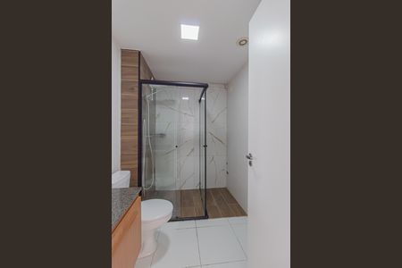 Banheiro de apartamento para alugar com 1 quarto, 33m² em Jardim Santa Teresinha, São Paulo