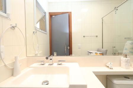 Casa de condomínio à venda com 65m², 2 quartos e 1 vagaBanheiro 3 