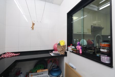 Casa de condomínio à venda com 65m², 2 quartos e 1 vagaÁrea de Serviço