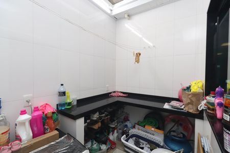 Casa de condomínio à venda com 65m², 2 quartos e 1 vagaÁrea de Serviço