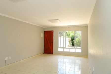 Sala de casa de condomínio à venda com 4 quartos, 104m² em Itaquera, São Paulo