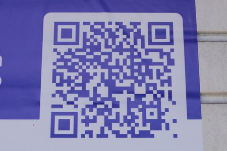 Casa de condomínio à venda com 104m², 3 quartos e 2 vagasPlaca instalada no portão do condomínio - Código da placa: MWXC-294