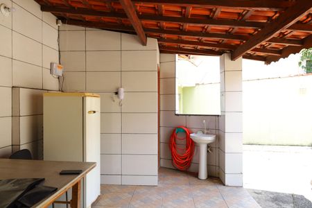 Casa de condomínio à venda com 104m², 3 quartos e 2 vagasÁrea comum - Salão de festas e Churrasqueira