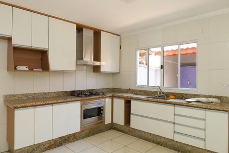 Casa de condomínio à venda com 104m², 3 quartos e 2 vagasCozinha