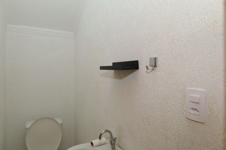 Casa de condomínio à venda com 104m², 3 quartos e 2 vagasBanheiro 3 - Lavabo