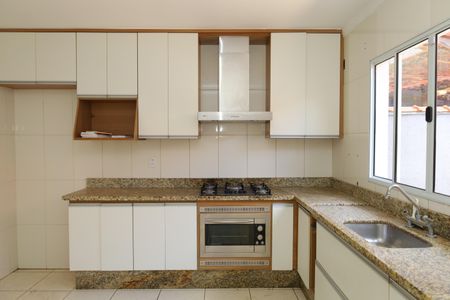 Casa de condomínio à venda com 104m², 3 quartos e 2 vagasCozinha