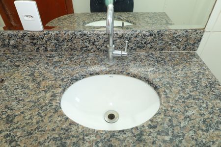 Casa de condomínio à venda com 104m², 3 quartos e 2 vagasBanheiro 1 - Suíte 1