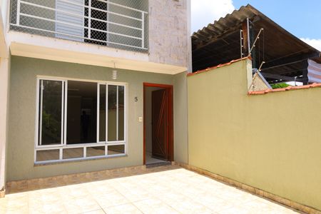 Casa de condomínio à venda com 104m², 3 quartos e 2 vagasGaragem