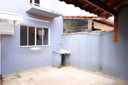 Casa de condomínio à venda com 104m², 3 quartos e 2 vagasÁrea de Serviço