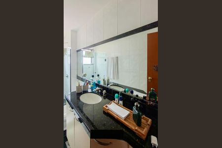 Apartamento à venda com 161m², 4 quartos e 3 vagasBanheiro Social