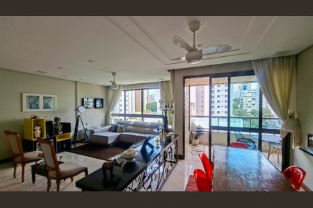 Apartamento à venda com 161m², 4 quartos e 3 vagasSala