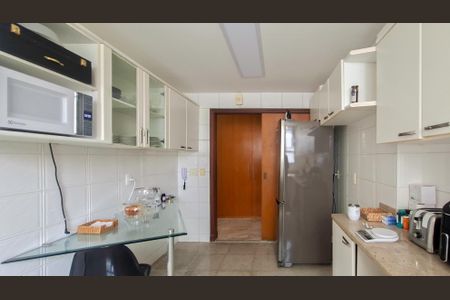 Apartamento à venda com 161m², 4 quartos e 3 vagasCozinha