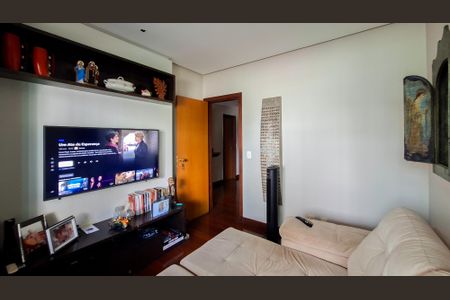 Apartamento à venda com 161m², 4 quartos e 3 vagasSala de TV