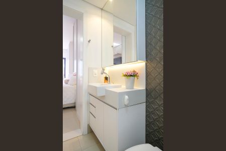 Apartamento à venda com 74m², 2 quartos e 2 vagasBanheiro da suíte