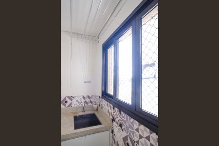 Apartamento à venda com 74m², 2 quartos e 2 vagasÁrea de serviço