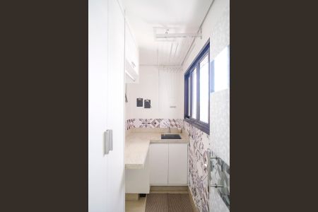 Apartamento à venda com 74m², 2 quartos e 2 vagasÁrea de serviço