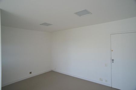 Sala de apartamento para alugar com 1 quarto, 70m² em Barra da Tijuca, Rio de Janeiro