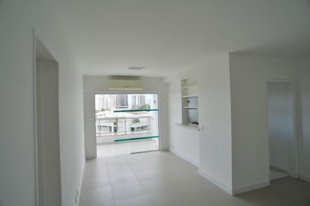 Sala de apartamento para alugar com 1 quarto, 70m² em Barra da Tijuca, Rio de Janeiro