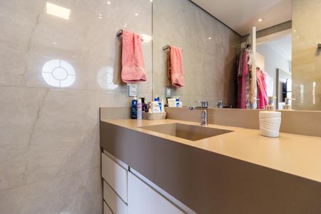 Apartamento à venda com 170m², 4 quartos e 2 vagasBanheiro da Suíte