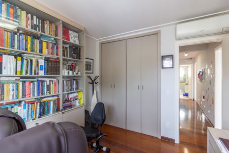 Apartamento à venda com 170m², 4 quartos e 2 vagasEscritório