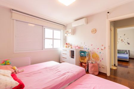 Apartamento à venda com 170m², 4 quartos e 2 vagasQuarto 2