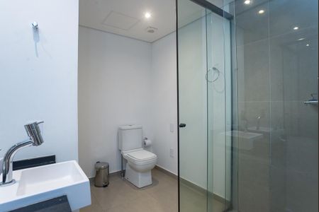 Banheiro de kitnet/studio à venda com 1 quarto, 17m² em Perdizes, São Paulo