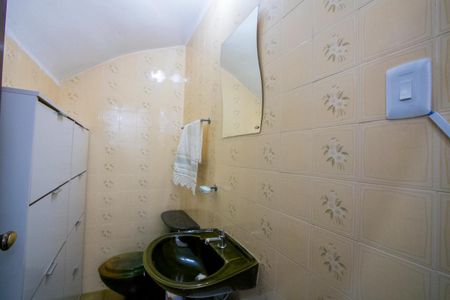 Casa à venda com 382m², 6 quartos e 1 vagaLavabo do hall de entrada