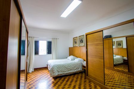 Casa à venda com 382m², 6 quartos e 1 vagaQuarto 1 - Suíte