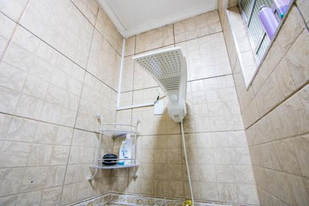 Casa à venda com 382m², 6 quartos e 1 vagaBanheiro do quarto 1