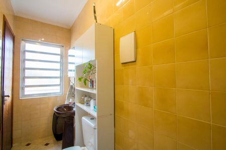 Casa à venda com 382m², 6 quartos e 1 vagaBanheiro do quarto 2