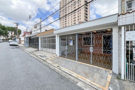 Casa à venda com 129m², 2 quartos e 2 vagasFachada + plaquinha